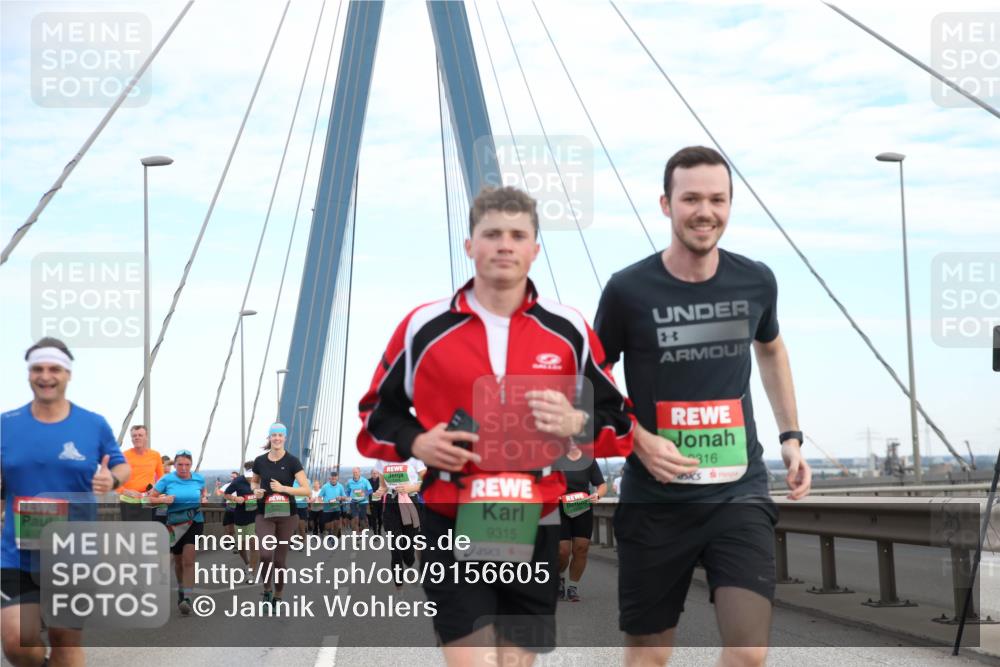 03.10.2025 - Köhlbrandbrückenlauf Jannik Wohlers http://msf.ph/oto/9156605 03.10.2025 15:32:03 Position 1 9326, 9315, 316 meine-sportfotos.de