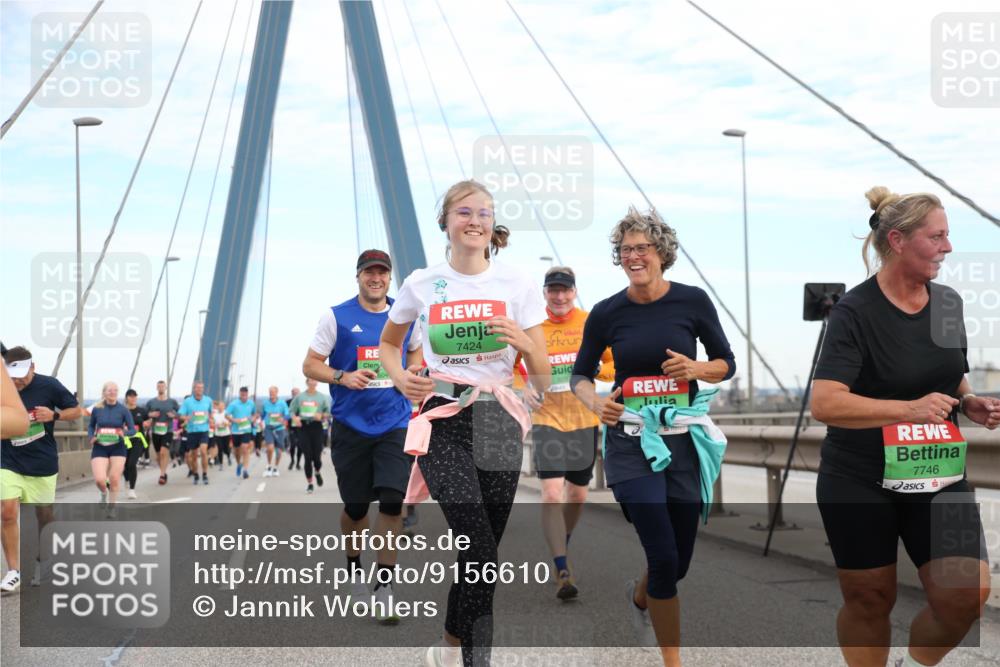 03.10.2025 - Köhlbrandbrückenlauf Jannik Wohlers http://msf.ph/oto/9156610 03.10.2025 15:32:06 Position 1 604, 7424, 8287, 7746 meine-sportfotos.de