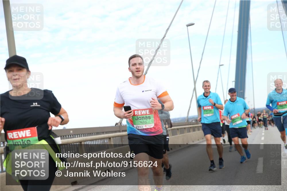 03.10.2025 - Köhlbrandbrückenlauf Jannik Wohlers http://msf.ph/oto/9156624 03.10.2025 15:32:13 Position 1 7810 meine-sportfotos.de