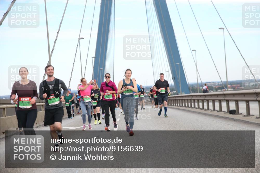 03.10.2025 - Köhlbrandbrückenlauf Jannik Wohlers http://msf.ph/oto/9156639 03.10.2025 15:32:23 Position 1 8047, 8030 meine-sportfotos.de