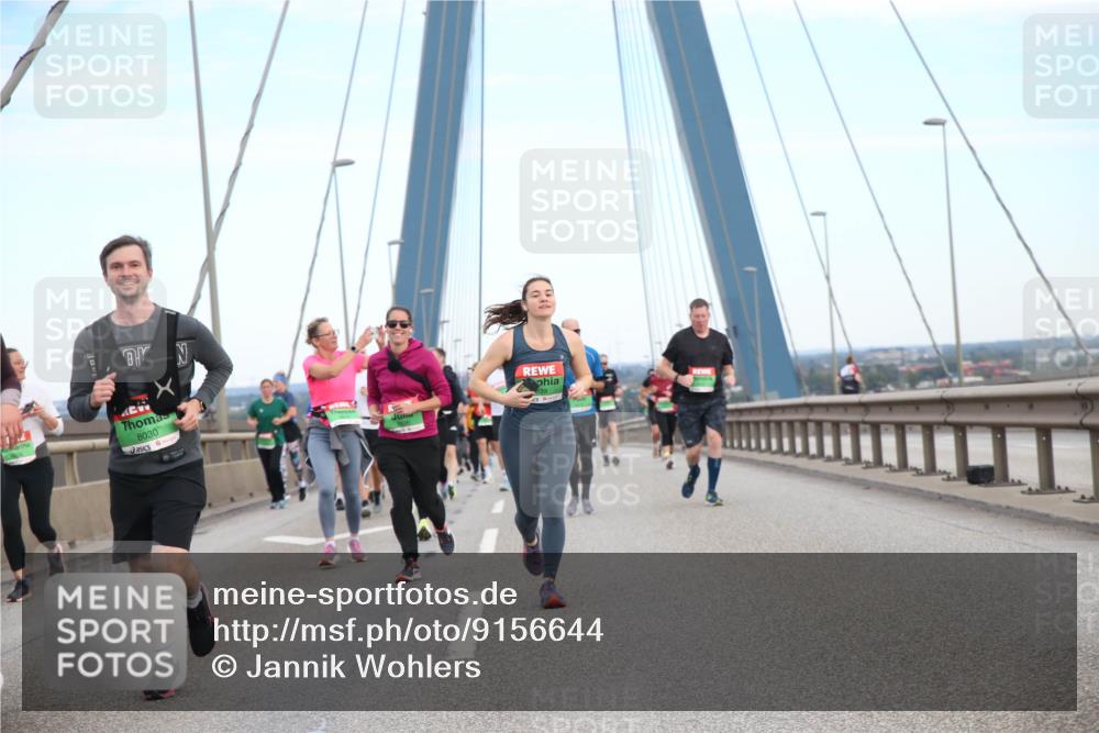 03.10.2025 - Köhlbrandbrückenlauf Jannik Wohlers http://msf.ph/oto/9156644 03.10.2025 15:32:24 Position 1 8030 meine-sportfotos.de