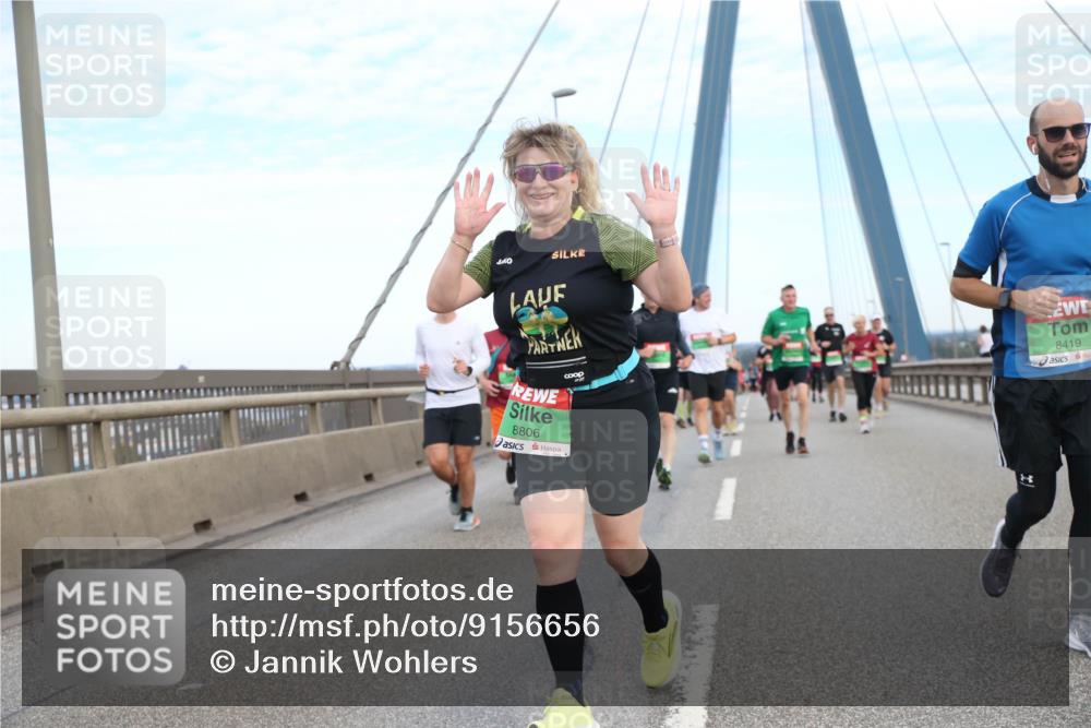 03.10.2025 - Köhlbrandbrückenlauf Jannik Wohlers http://msf.ph/oto/9156656 03.10.2025 15:32:29 Position 1 8806, 8419 meine-sportfotos.de