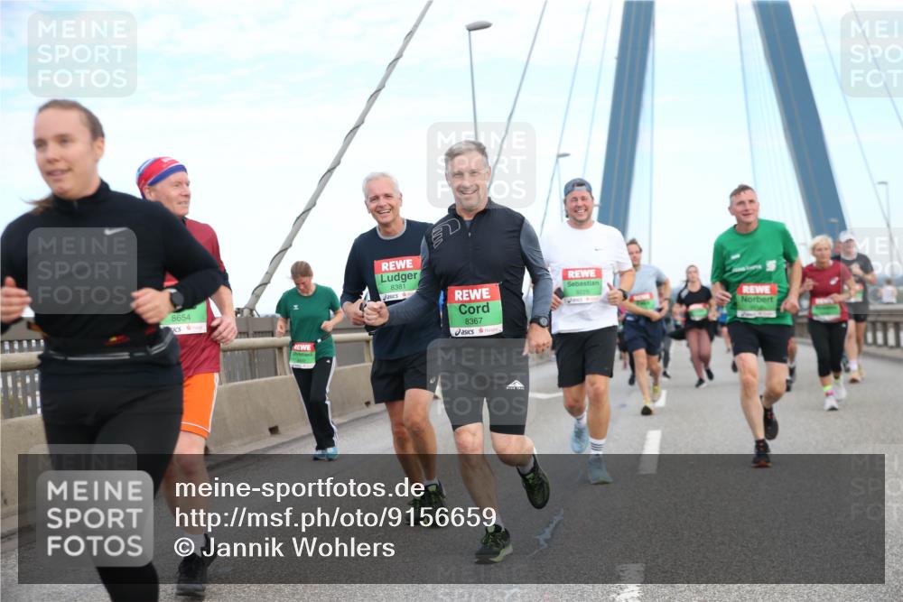 03.10.2025 - Köhlbrandbrückenlauf Jannik Wohlers http://msf.ph/oto/9156659 03.10.2025 15:32:31 Position 1 8654, 8381, 8367 meine-sportfotos.de