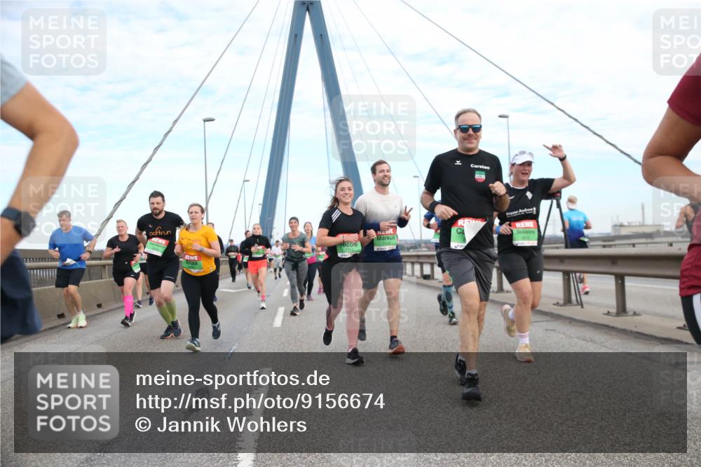 03.10.2025 - Köhlbrandbrückenlauf Jannik Wohlers http://msf.ph/oto/9156674 03.10.2025 15:32:36 Position 1 142 meine-sportfotos.de