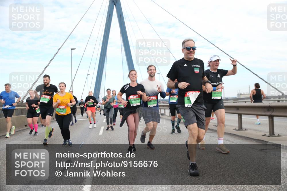 03.10.2025 - Köhlbrandbrückenlauf Jannik Wohlers http://msf.ph/oto/9156676 03.10.2025 15:32:36 Position 1 7214, 7268, 8016 meine-sportfotos.de