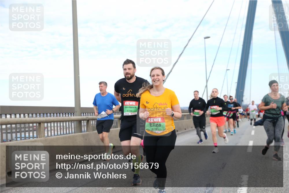 03.10.2025 - Köhlbrandbrückenlauf Jannik Wohlers http://msf.ph/oto/9156679 03.10.2025 15:32:37 Position 1 1, 8789, 8790 meine-sportfotos.de