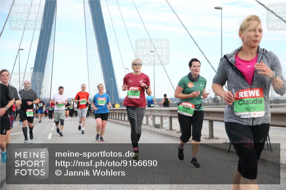 03.10.2025 - Köhlbrandbrückenlauf Jannik Wohlers http://msf.ph/oto/9156690 03.10.2025 15:32:40 Position 1 9208, 9034, 8013 meine-sportfotos.de