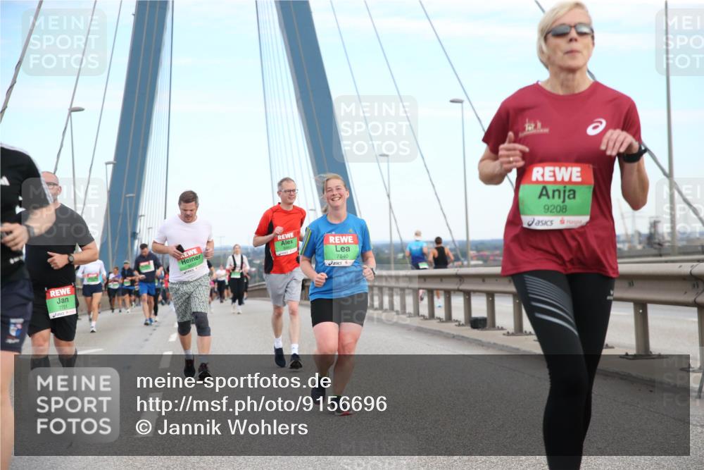 03.10.2025 - Köhlbrandbrückenlauf Jannik Wohlers http://msf.ph/oto/9156696 03.10.2025 15:32:41 Position 1 8037, 7751, 7840, 9208 meine-sportfotos.de