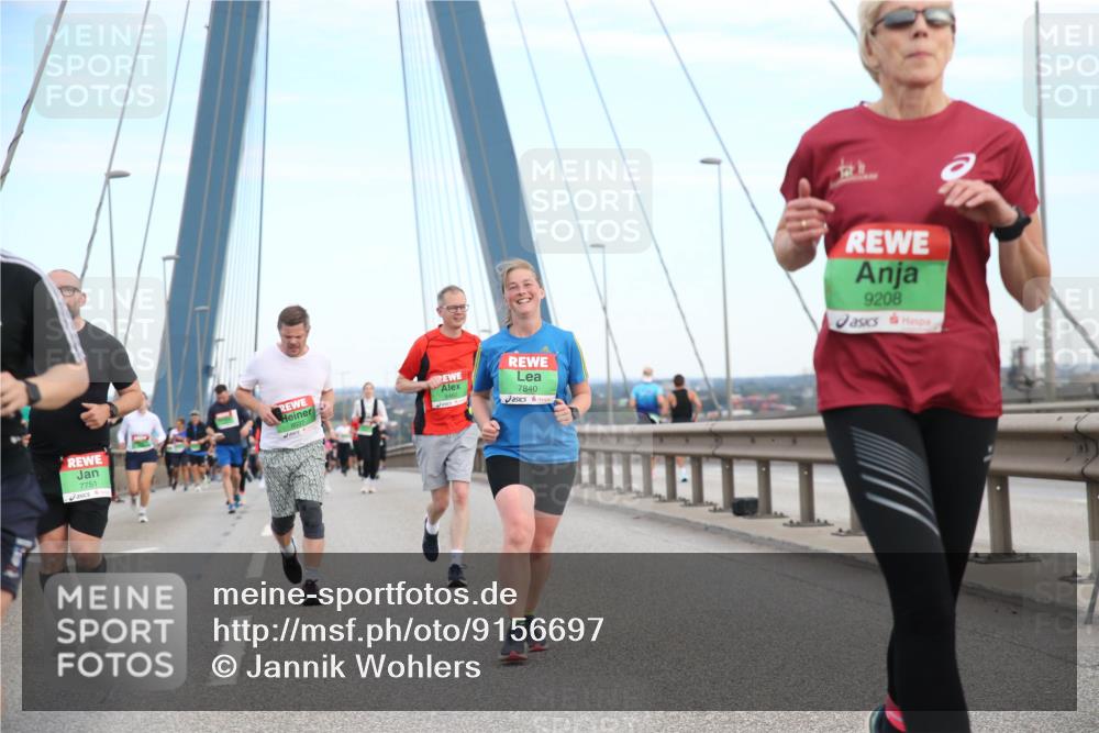 03.10.2025 - Köhlbrandbrückenlauf Jannik Wohlers http://msf.ph/oto/9156697 03.10.2025 15:32:41 Position 1 7751, 8037, 7840, 9208 meine-sportfotos.de