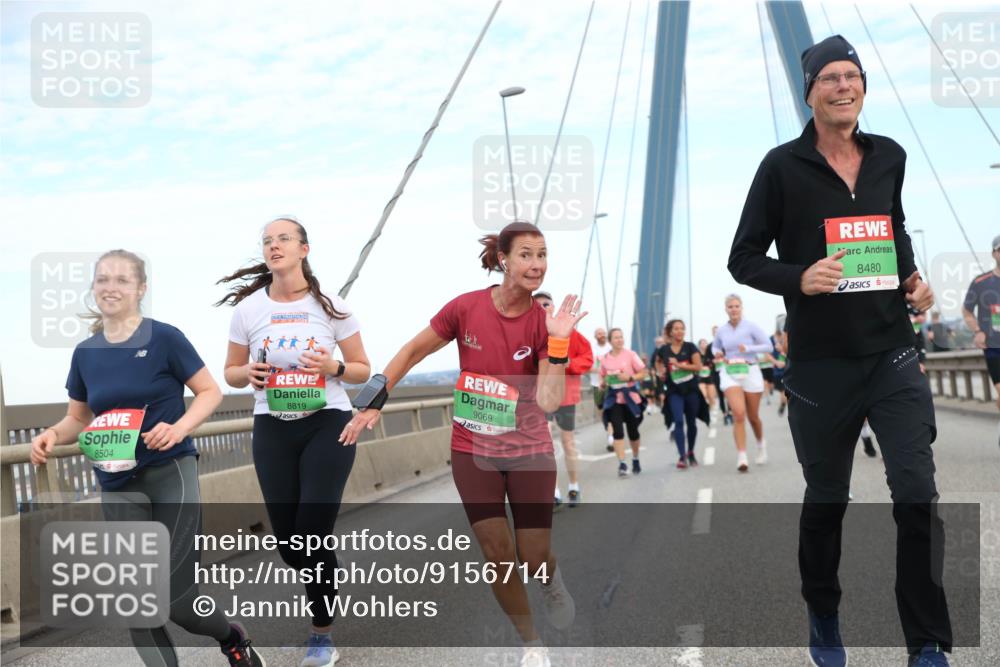 03.10.2025 - Köhlbrandbrückenlauf Jannik Wohlers http://msf.ph/oto/9156714 03.10.2025 15:33:16 Position 1 8504, 8819, 9069, 8480 meine-sportfotos.de