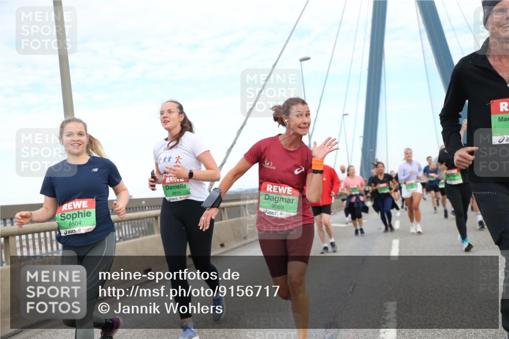 03.10.2025 - Köhlbrandbrückenlauf Jannik Wohlers http://msf.ph/oto/9156717 03.10.2025 15:33:17 Position 1 8504, 8819, 9069 meine-sportfotos.de