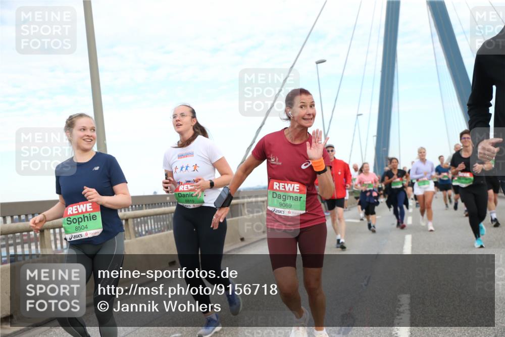03.10.2025 - Köhlbrandbrückenlauf Jannik Wohlers http://msf.ph/oto/9156718 03.10.2025 15:33:17 Position 1 8504, 8819, 9069 meine-sportfotos.de
