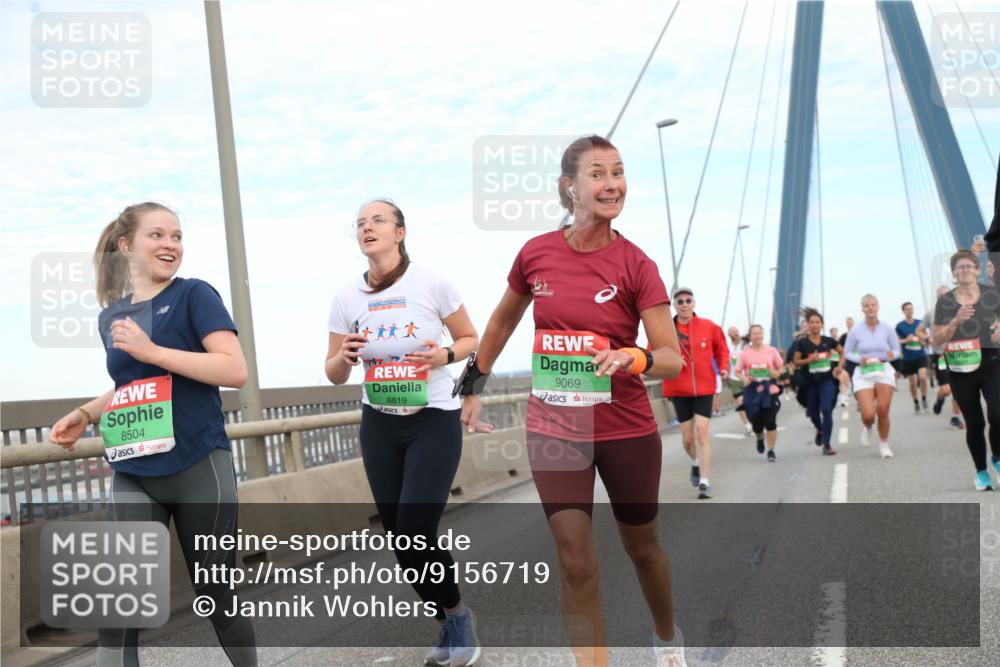 03.10.2025 - Köhlbrandbrückenlauf Jannik Wohlers http://msf.ph/oto/9156719 03.10.2025 15:33:17 Position 1 8504, 8819, 9069 meine-sportfotos.de