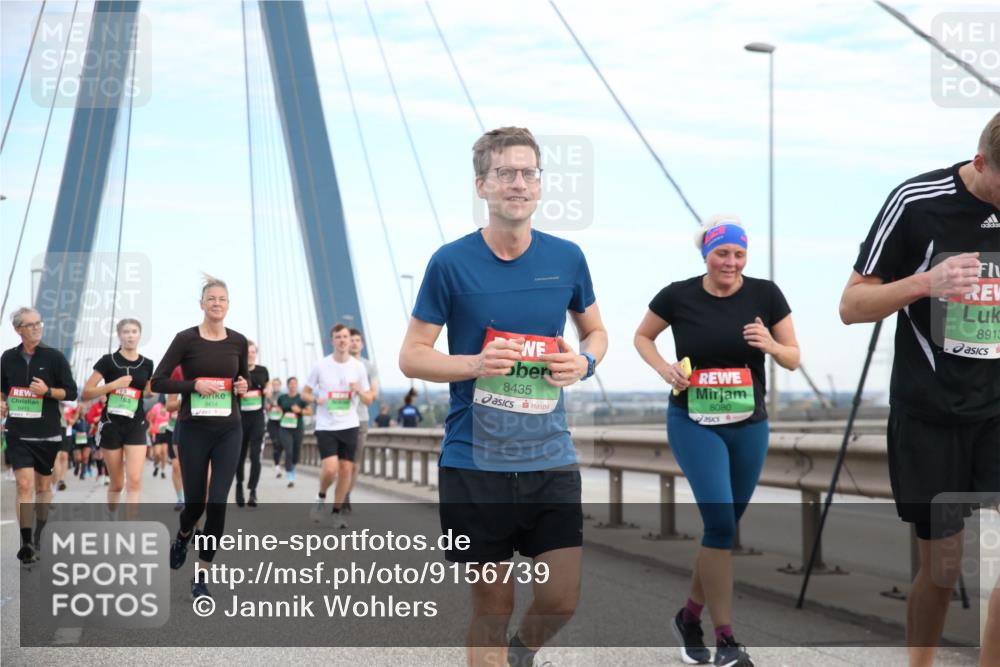 03.10.2025 - Köhlbrandbrückenlauf Jannik Wohlers http://msf.ph/oto/9156739 03.10.2025 15:33:22 Position 1 8435, 8080, 9414, 0411, 8913 meine-sportfotos.de