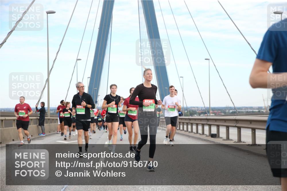 03.10.2025 - Köhlbrandbrückenlauf Jannik Wohlers http://msf.ph/oto/9156740 03.10.2025 15:33:23 Position 1 9414, 9411 meine-sportfotos.de