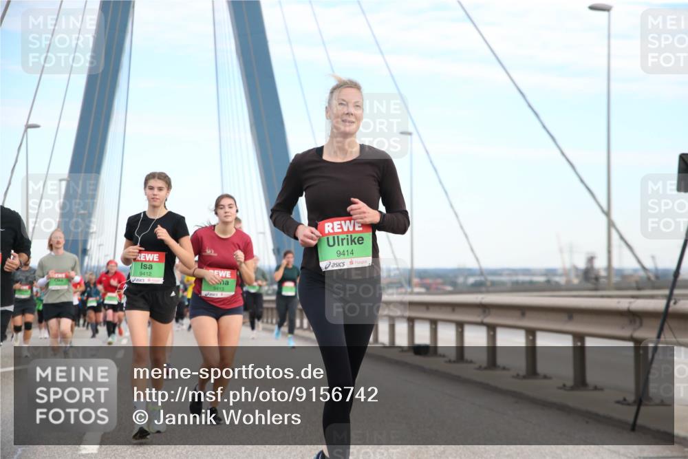 03.10.2025 - Köhlbrandbrückenlauf Jannik Wohlers http://msf.ph/oto/9156742 03.10.2025 15:33:24 Position 1 9412, 9413, 9414 meine-sportfotos.de