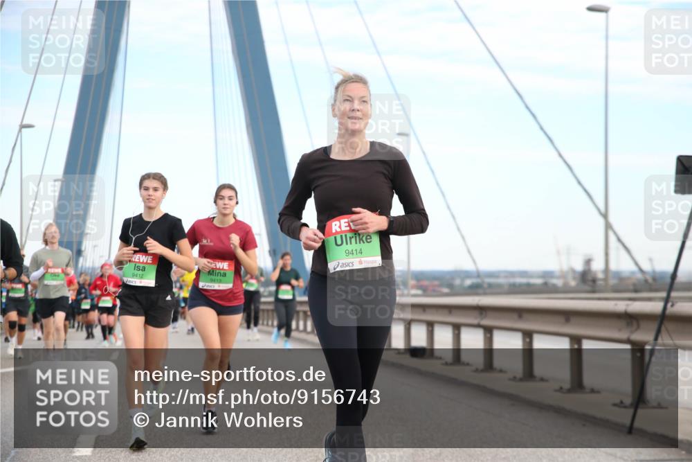 03.10.2025 - Köhlbrandbrückenlauf Jannik Wohlers http://msf.ph/oto/9156743 03.10.2025 15:33:24 Position 1 9412, 9413, 9414 meine-sportfotos.de
