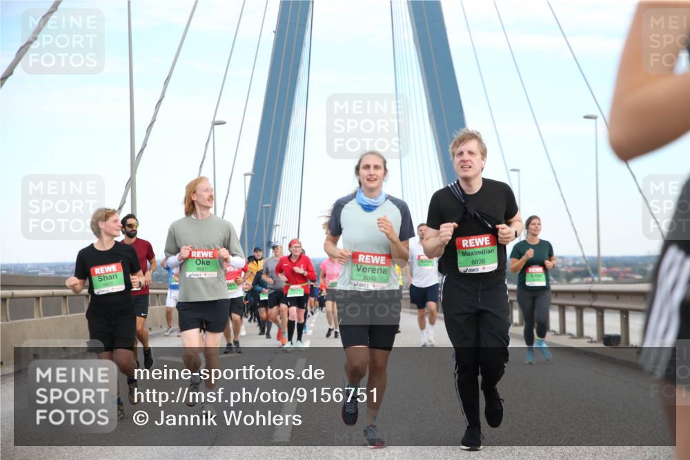 03.10.2025 - Köhlbrandbrückenlauf Jannik Wohlers http://msf.ph/oto/9156751 03.10.2025 15:33:26 Position 1 9621, 8842, 8838 meine-sportfotos.de
