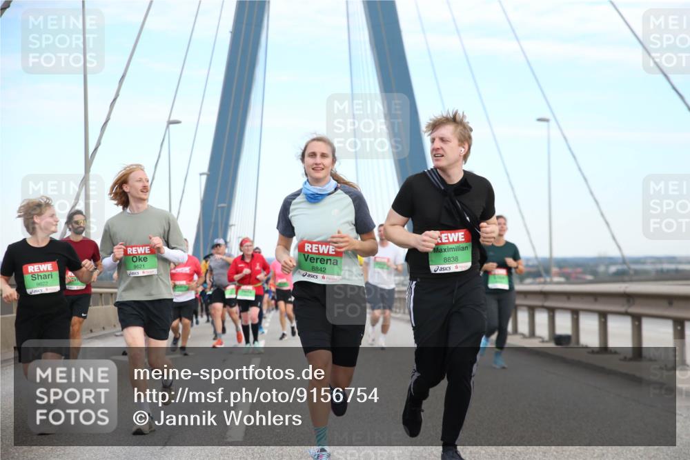 03.10.2025 - Köhlbrandbrückenlauf Jannik Wohlers http://msf.ph/oto/9156754 03.10.2025 15:33:27 Position 1 9622, 9621, 8842, 8838 meine-sportfotos.de