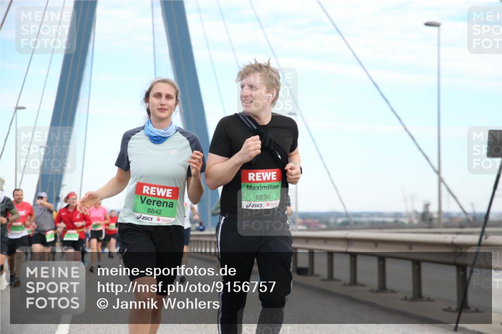 03.10.2025 - Köhlbrandbrückenlauf Jannik Wohlers http://msf.ph/oto/9156757 03.10.2025 15:33:27 Position 1 8842, 8838 meine-sportfotos.de