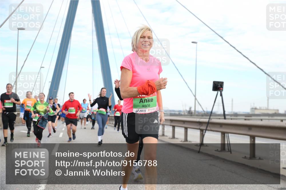 03.10.2025 - Köhlbrandbrückenlauf Jannik Wohlers http://msf.ph/oto/9156788 03.10.2025 15:33:36 Position 1 9309 meine-sportfotos.de