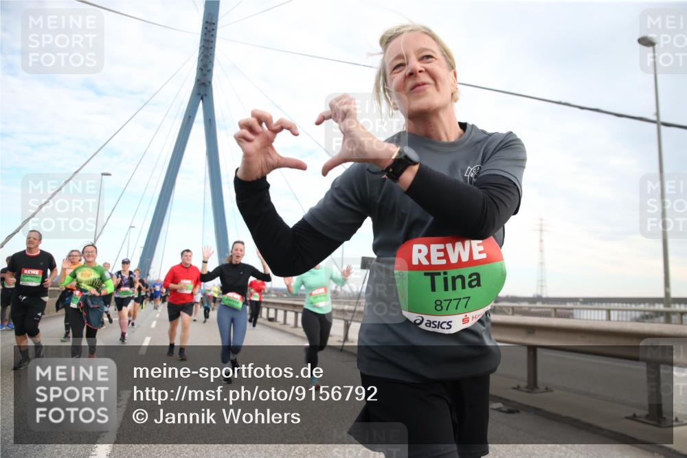03.10.2025 - Köhlbrandbrückenlauf Jannik Wohlers http://msf.ph/oto/9156792 03.10.2025 15:33:38 Position 1 8777 meine-sportfotos.de