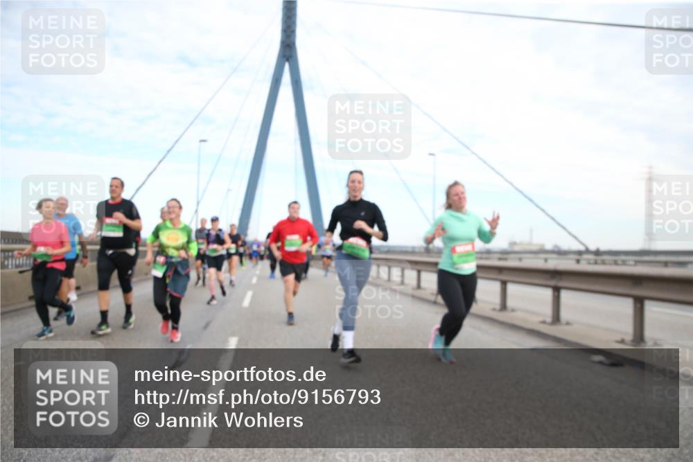 03.10.2025 - Köhlbrandbrückenlauf Jannik Wohlers http://msf.ph/oto/9156793 03.10.2025 15:33:38 Position 1  meine-sportfotos.de