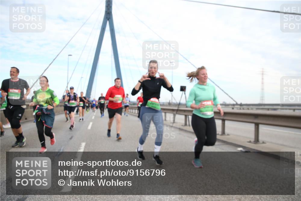 03.10.2025 - Köhlbrandbrückenlauf Jannik Wohlers http://msf.ph/oto/9156796 03.10.2025 15:33:39 Position 1  meine-sportfotos.de