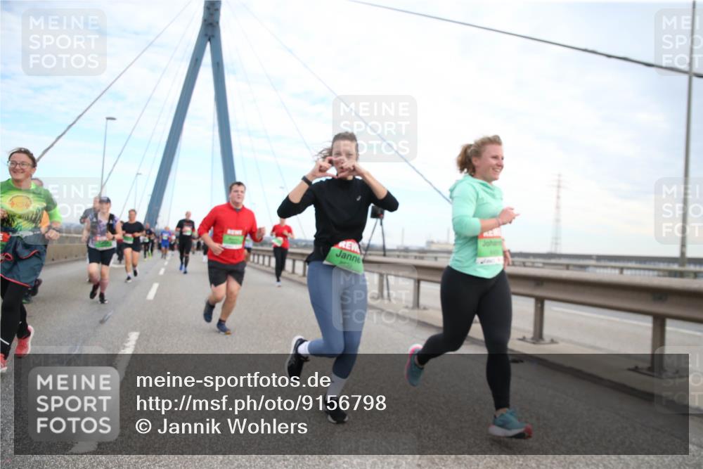 03.10.2025 - Köhlbrandbrückenlauf Jannik Wohlers http://msf.ph/oto/9156798 03.10.2025 15:33:39 Position 1  meine-sportfotos.de