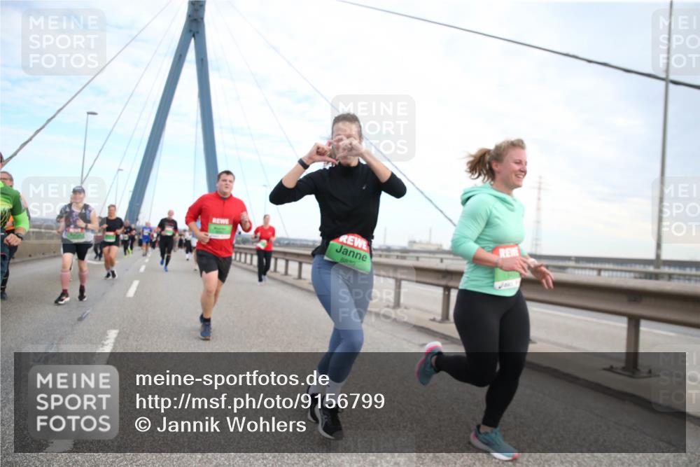 03.10.2025 - Köhlbrandbrückenlauf Jannik Wohlers http://msf.ph/oto/9156799 03.10.2025 15:33:39 Position 1 8839 meine-sportfotos.de