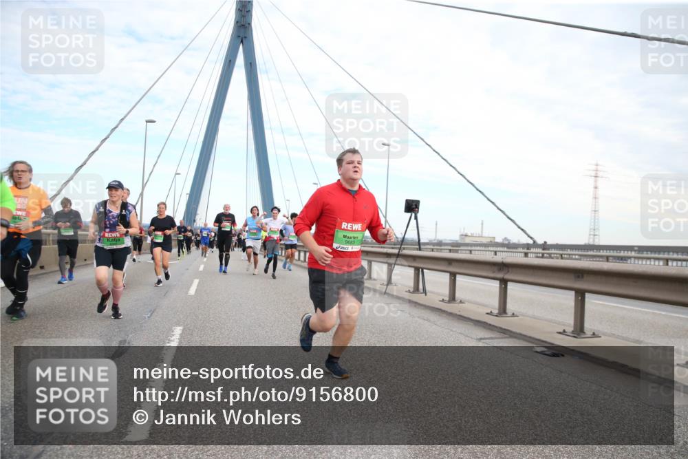 03.10.2025 - Köhlbrandbrückenlauf Jannik Wohlers http://msf.ph/oto/9156800 03.10.2025 15:33:40 Position 1 9683 meine-sportfotos.de