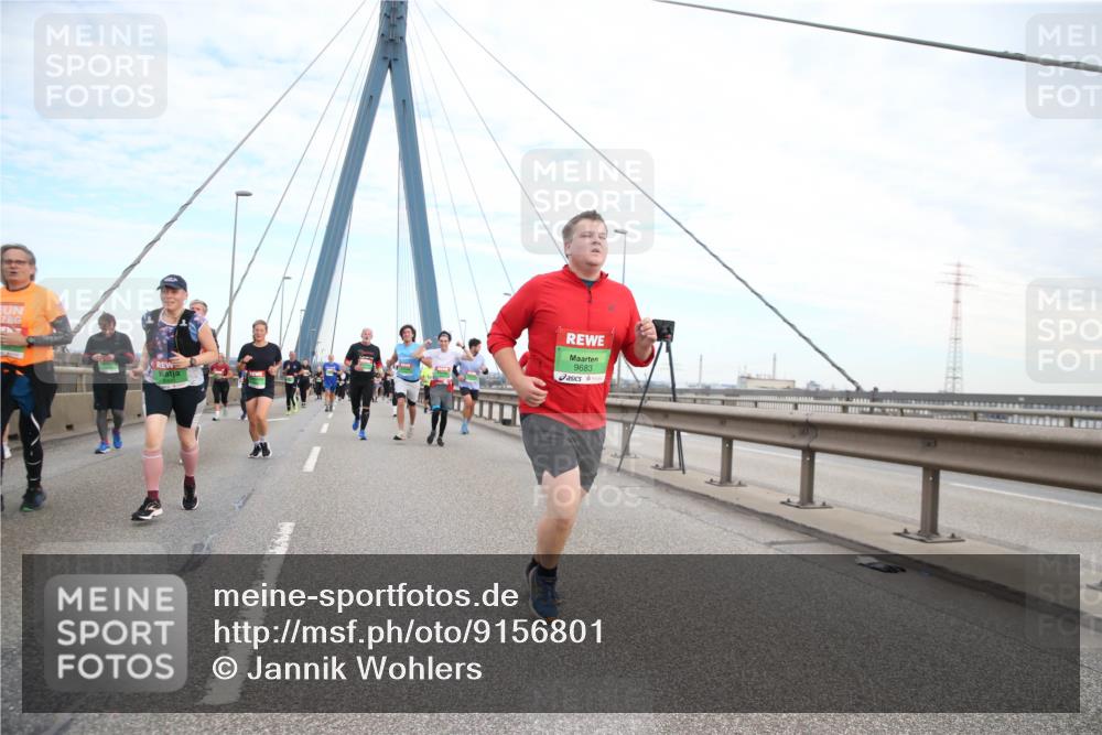 03.10.2025 - Köhlbrandbrückenlauf Jannik Wohlers http://msf.ph/oto/9156801 03.10.2025 15:33:40 Position 1 9683 meine-sportfotos.de