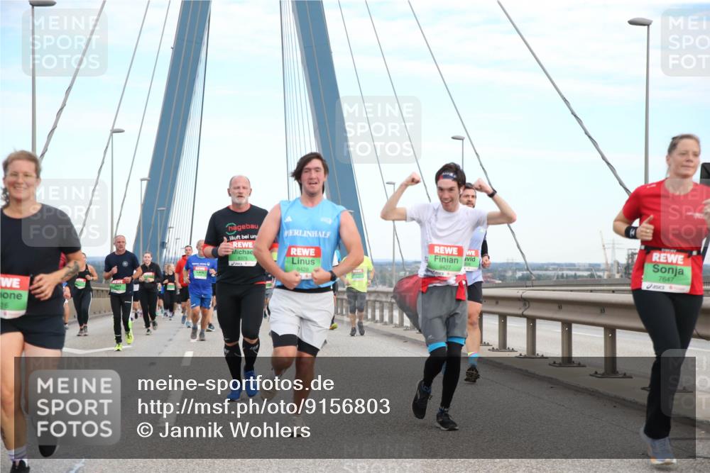 03.10.2025 - Köhlbrandbrückenlauf Jannik Wohlers http://msf.ph/oto/9156803 03.10.2025 15:33:41 Position 1 16, 8375, 9428, 9427, 7647 meine-sportfotos.de