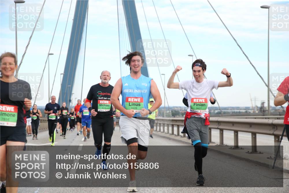 03.10.2025 - Köhlbrandbrückenlauf Jannik Wohlers http://msf.ph/oto/9156806 03.10.2025 15:33:41 Position 1 7816, 8375, 9428, 9427 meine-sportfotos.de