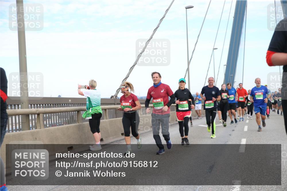 03.10.2025 - Köhlbrandbrückenlauf Jannik Wohlers http://msf.ph/oto/9156812 03.10.2025 15:33:44 Position 1 9141 meine-sportfotos.de