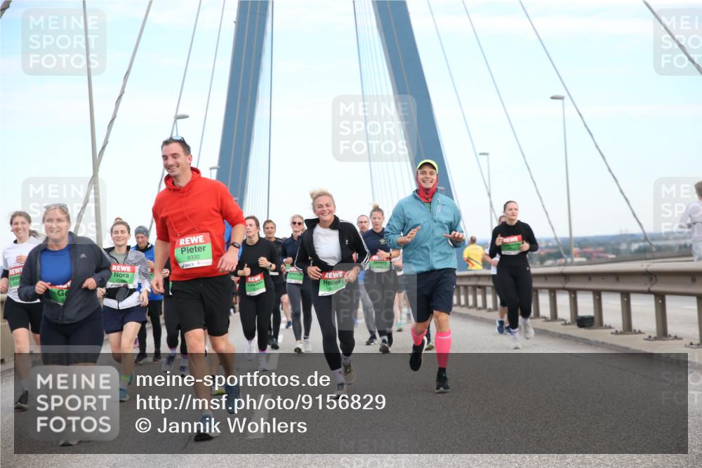 03.10.2025 - Köhlbrandbrückenlauf Jannik Wohlers http://msf.ph/oto/9156829 03.10.2025 15:33:49 Position 1 8330, 8171 meine-sportfotos.de