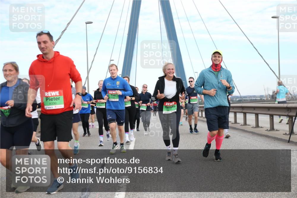 03.10.2025 - Köhlbrandbrückenlauf Jannik Wohlers http://msf.ph/oto/9156834 03.10.2025 15:33:51 Position 1 8330, 7735, 8171, 1 meine-sportfotos.de