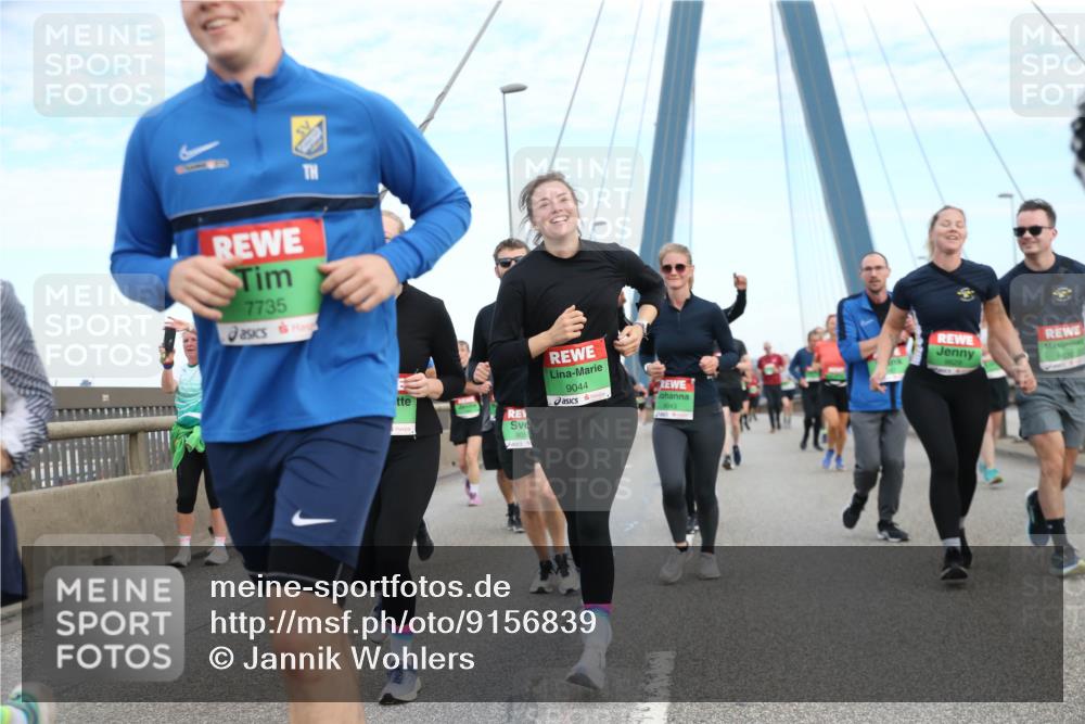 03.10.2025 - Köhlbrandbrückenlauf Jannik Wohlers http://msf.ph/oto/9156839 03.10.2025 15:33:53 Position 1 7735, 9044, 9043 meine-sportfotos.de
