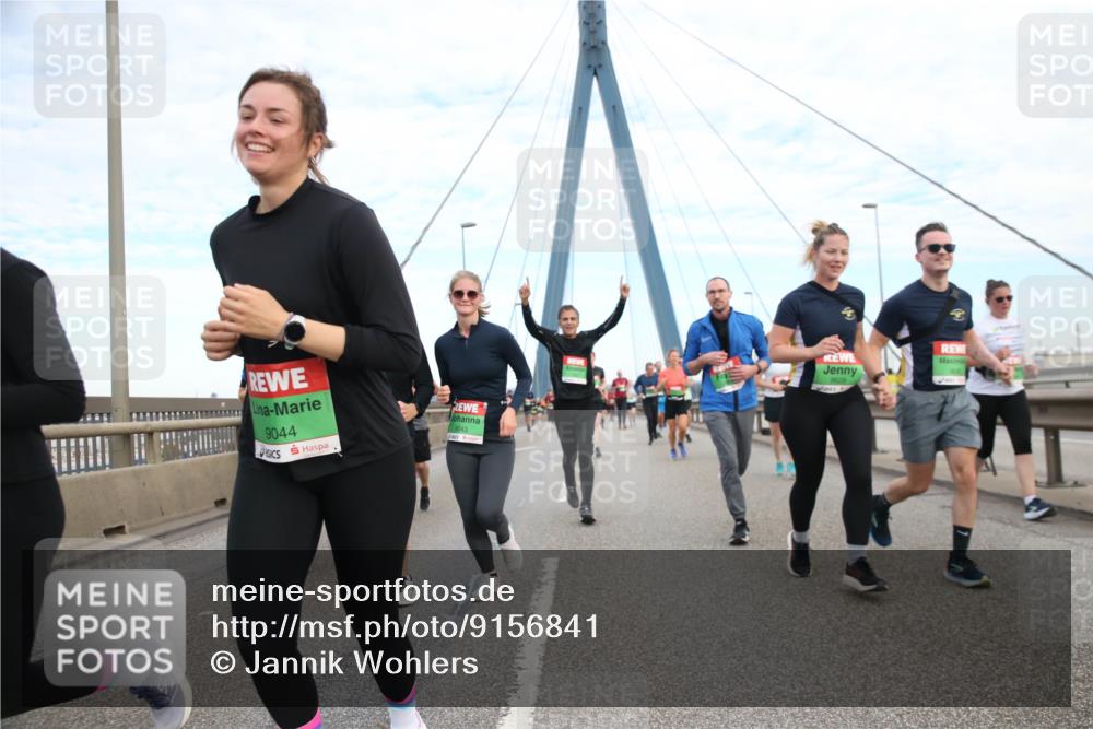 03.10.2025 - Köhlbrandbrückenlauf Jannik Wohlers http://msf.ph/oto/9156841 03.10.2025 15:33:54 Position 1 9044, 9043 meine-sportfotos.de