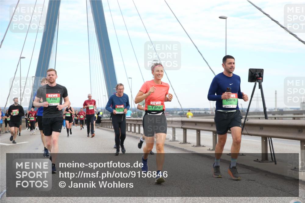 03.10.2025 - Köhlbrandbrückenlauf Jannik Wohlers http://msf.ph/oto/9156846 03.10.2025 15:33:56 Position 1 9573, 6314, 7441 meine-sportfotos.de