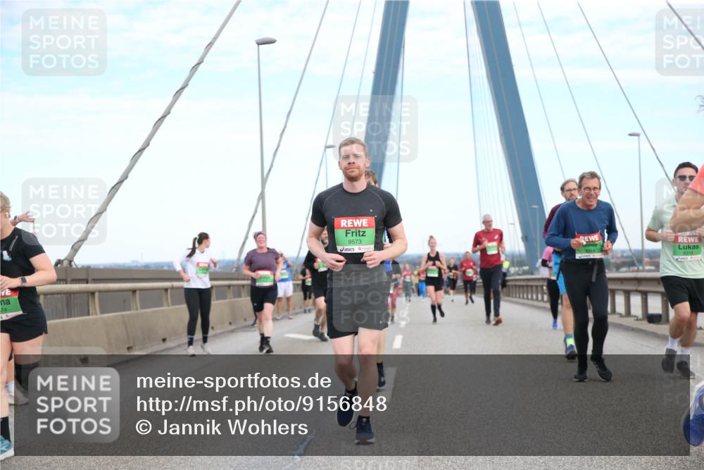 03.10.2025 - Köhlbrandbrückenlauf Jannik Wohlers http://msf.ph/oto/9156848 03.10.2025 15:33:57 Position 1 74, 9573, 8315 meine-sportfotos.de