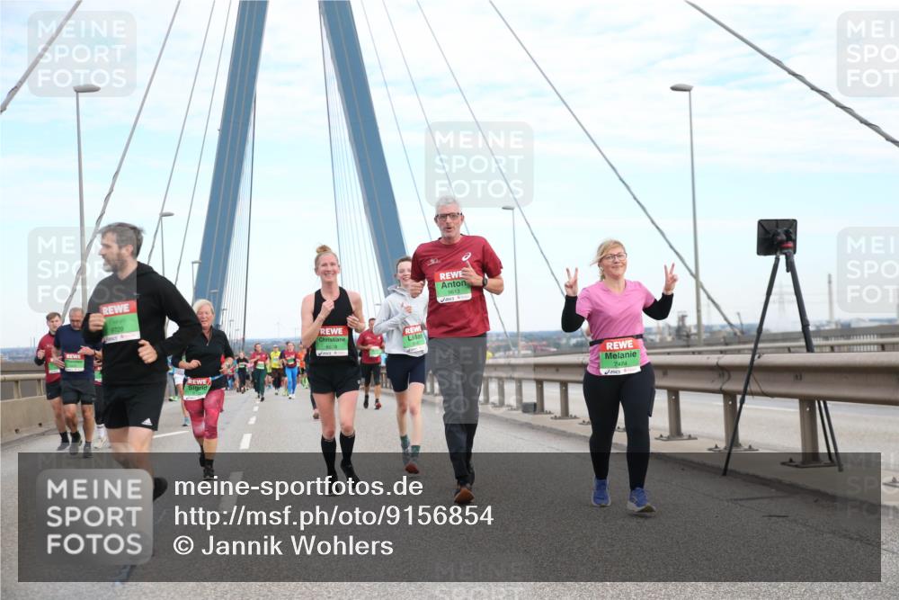 03.10.2025 - Köhlbrandbrückenlauf Jannik Wohlers http://msf.ph/oto/9156854 03.10.2025 15:34:01 Position 1 9729, 8878, 9613, 7474 meine-sportfotos.de