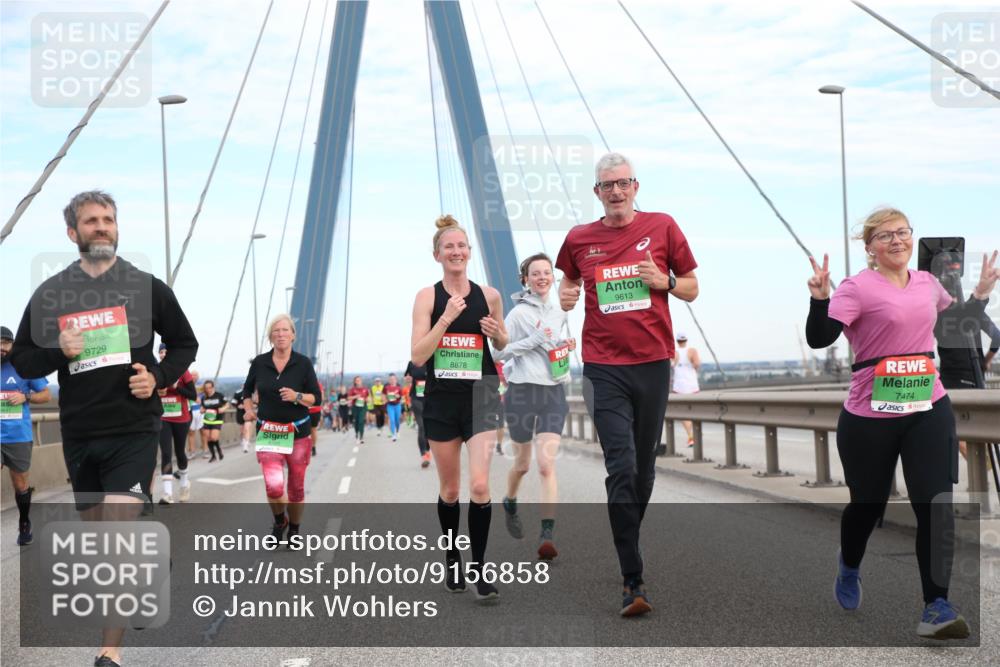 03.10.2025 - Köhlbrandbrückenlauf Jannik Wohlers http://msf.ph/oto/9156858 03.10.2025 15:34:02 Position 1 9729, 8878, 9613, 7474 meine-sportfotos.de