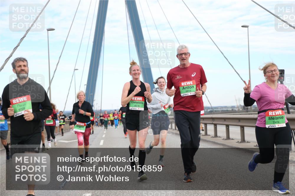 03.10.2025 - Köhlbrandbrückenlauf Jannik Wohlers http://msf.ph/oto/9156859 03.10.2025 15:34:02 Position 1 9729, 8878, 9613, 7474 meine-sportfotos.de