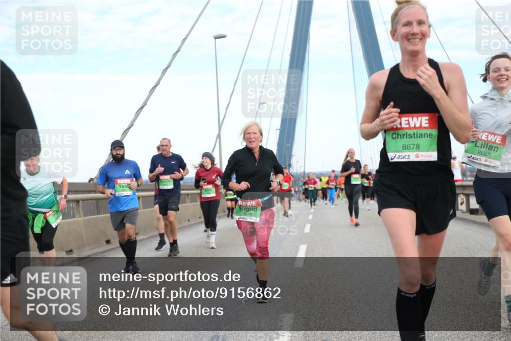 03.10.2025 - Köhlbrandbrückenlauf Jannik Wohlers http://msf.ph/oto/9156862 03.10.2025 15:34:03 Position 1 8166, 8878, 8687 meine-sportfotos.de