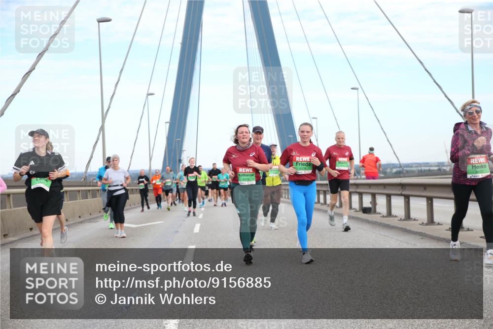 03.10.2025 - Köhlbrandbrückenlauf Jannik Wohlers http://msf.ph/oto/9156885 03.10.2025 15:34:13 Position 1 8378, 8379, 8452 meine-sportfotos.de