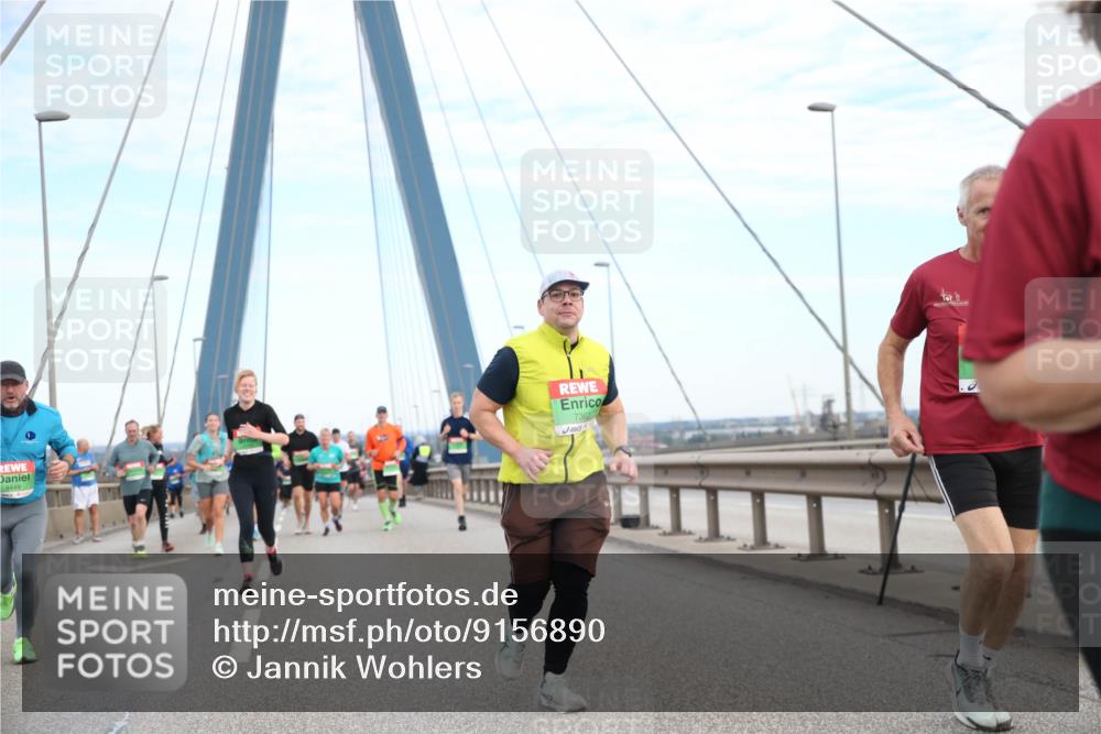 03.10.2025 - Köhlbrandbrückenlauf Jannik Wohlers http://msf.ph/oto/9156890 03.10.2025 15:34:16 Position 1 9449, 7362 meine-sportfotos.de