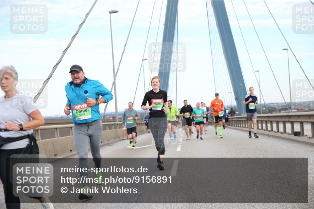 03.10.2025 - Köhlbrandbrückenlauf Jannik Wohlers http://msf.ph/oto/9156891 03.10.2025 15:34:17 Position 1 9449, 7776 meine-sportfotos.de