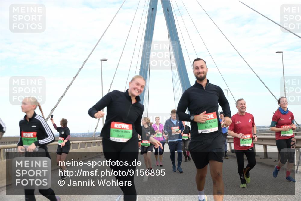 03.10.2025 - Köhlbrandbrückenlauf Jannik Wohlers http://msf.ph/oto/9156895 03.10.2025 15:34:37 Position 1 8448, 8349, 9498, 9497 meine-sportfotos.de