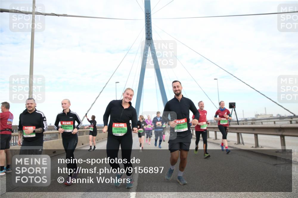 03.10.2025 - Köhlbrandbrückenlauf Jannik Wohlers http://msf.ph/oto/9156897 03.10.2025 15:34:37 Position 1 8448, 8349 meine-sportfotos.de